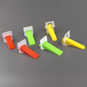 Distanziatore livellatore